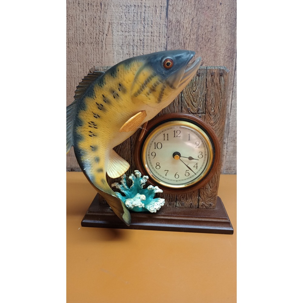 Danbury Mint The Trophy Bass Clock George Kruth Fishing Cabin Decor Desk Clock